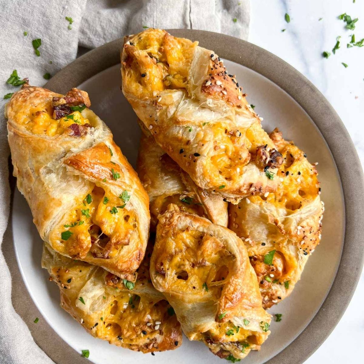 Simple Scrambled Eggs and Puff Pastry Bundles Recipe - Gitta's Kitchen