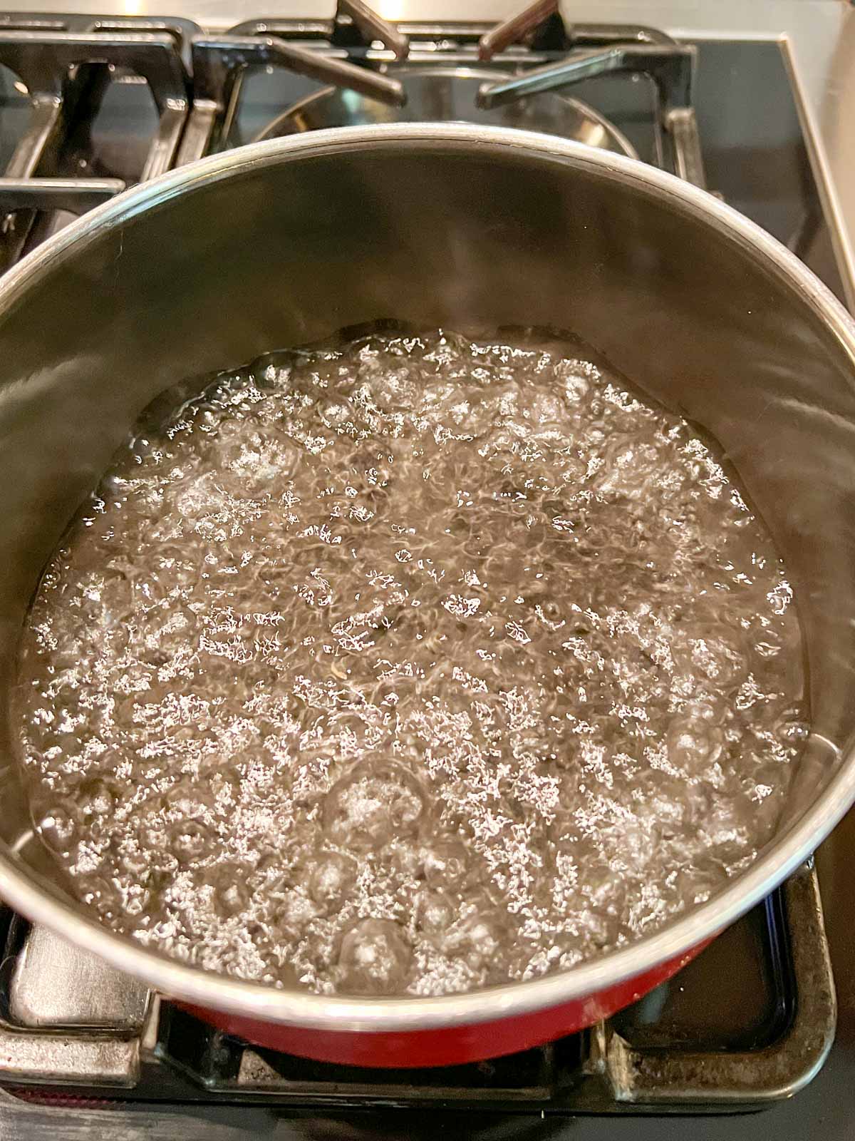 Boiling water in a sauce pan